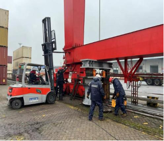 向春節(jié)堅守崗位的“華新人”致敬！