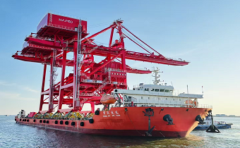 華新機(jī)電成功完成四臺大型卸船機(jī)總裝發(fā)運(yùn)?